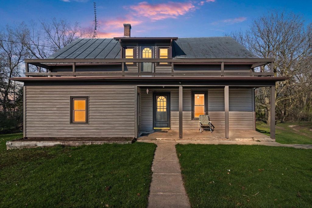 4524 Brunner ROAD, Manitowoc, WI 54220
