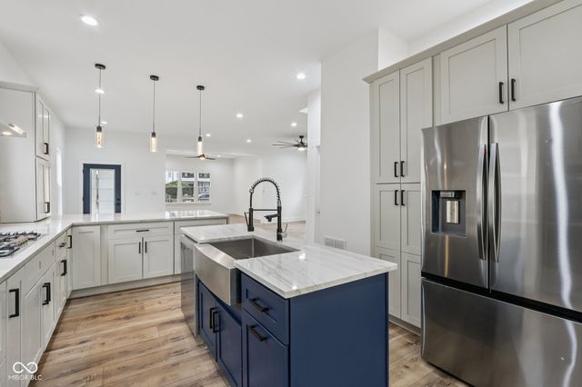 2209 Carrollton Avenue, Indianapolis, IN 46205