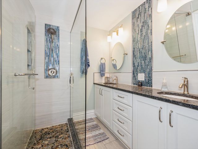 733 N Waiola Avenue, La Grange Park, IL 60526
