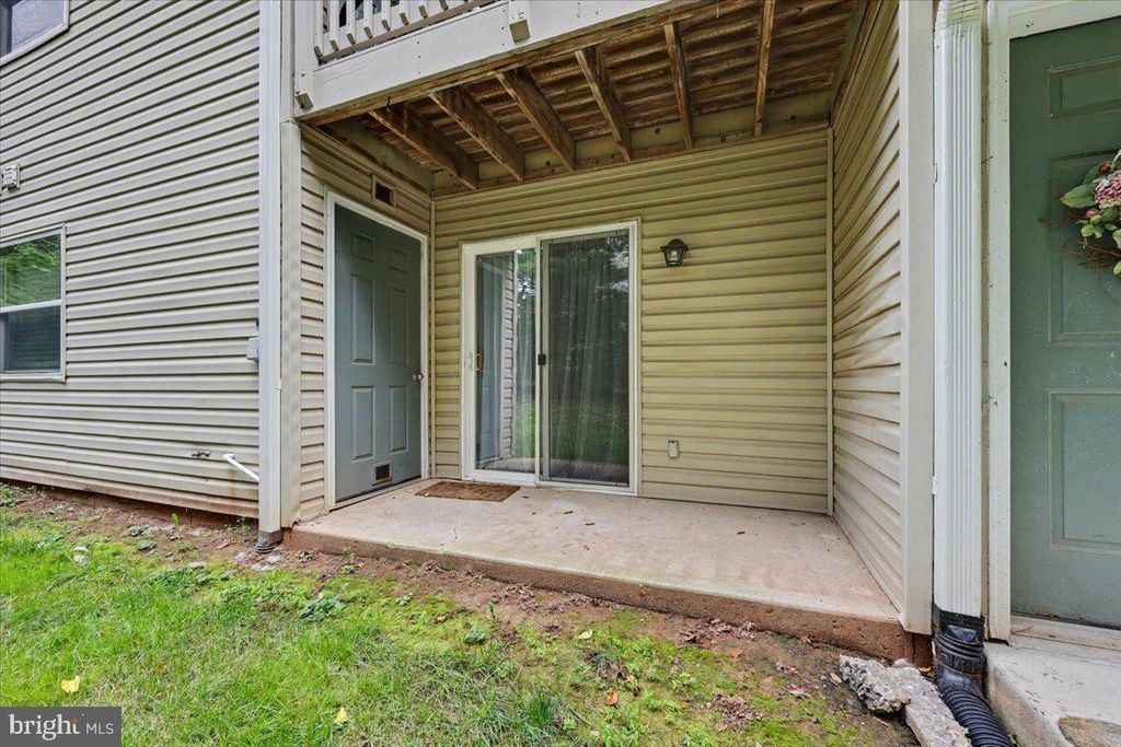 903 HORSESHOE DR, ROYERSFORD, PA 19468 — photo 4