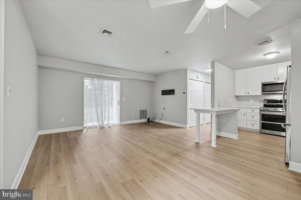 903 HORSESHOE DR, ROYERSFORD, PA 19468 — photo 5