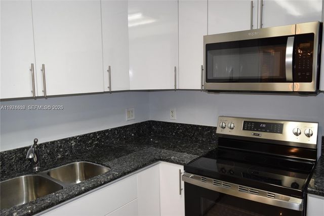 301 Golden Isles Dr 302, Hallandale Beach, FL 33009