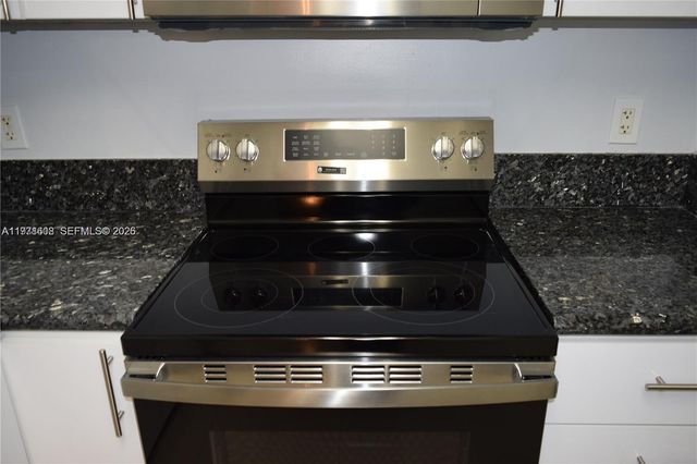 301 Golden Isles Dr 302, Hallandale Beach, FL 33009