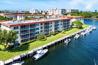 3050 NE 48th Court 402, Lighthouse Point, FL 33064