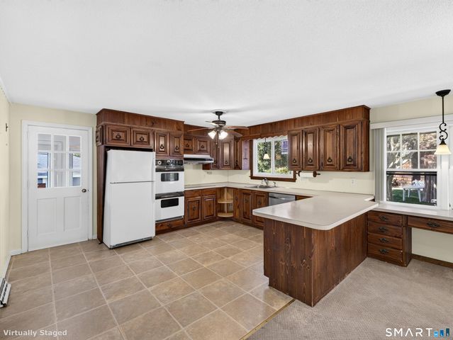 3 Brookside Avenue, Old Lyme, CT 06371