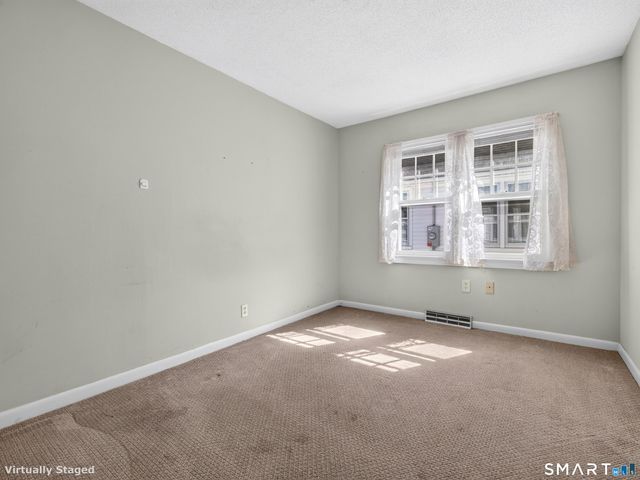 3 Brookside Avenue, Old Lyme, CT 06371