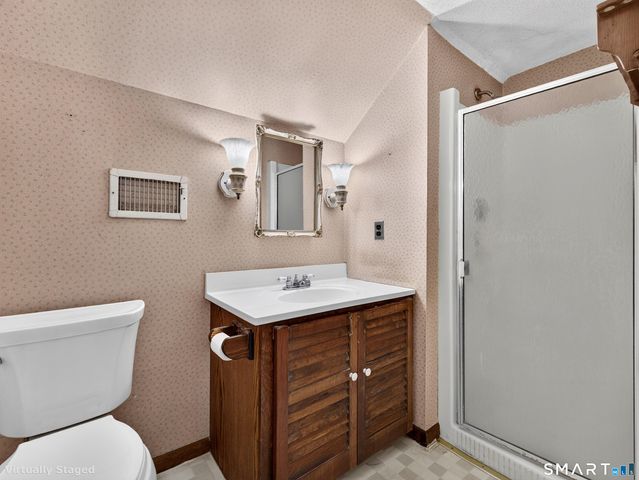 3 Brookside Avenue, Old Lyme, CT 06371
