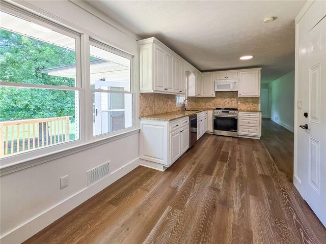 3332 Oak Grove Road, Loganville, GA 30052