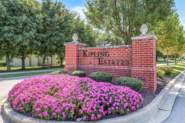 25226 Balmoral Drive, Shorewood, IL 60404