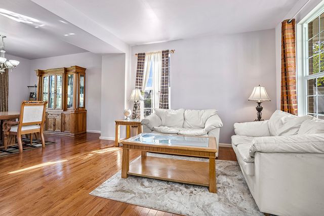 25226 Balmoral Drive, Shorewood, IL 60404