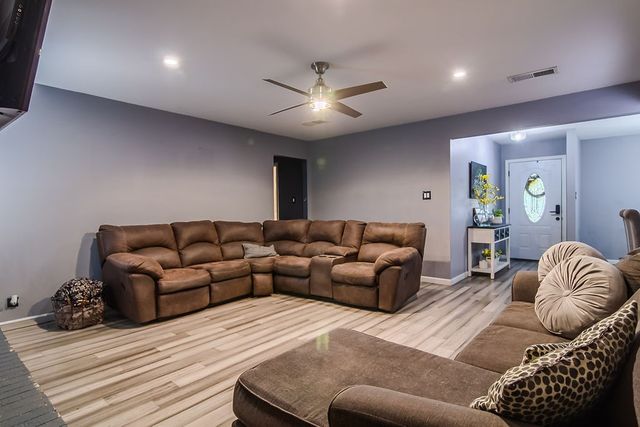 304 Johnston Boulevard, Waxahachie, TX 75165