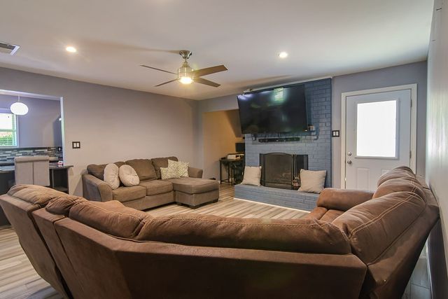304 Johnston Boulevard, Waxahachie, TX 75165