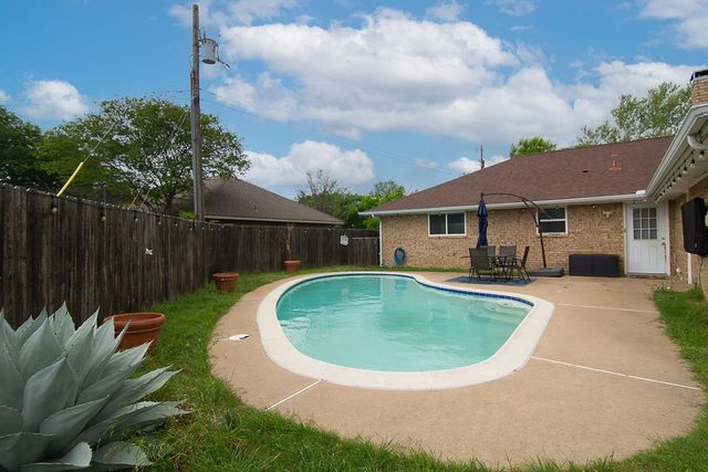 304 Johnston Boulevard, Waxahachie, TX 75165