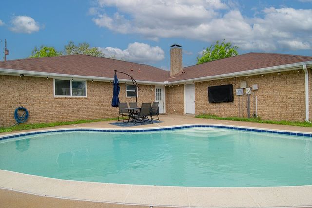 304 Johnston Boulevard, Waxahachie, TX 75165