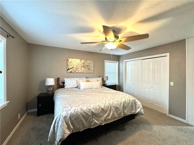 106 Deer Ridge Road, Gravette, AR 72736