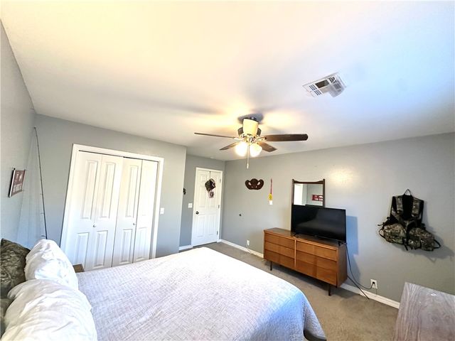 106 Deer Ridge Road, Gravette, AR 72736