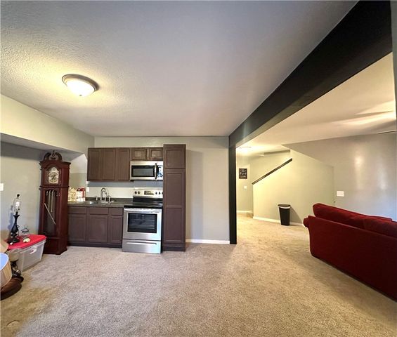 106 Deer Ridge Road, Gravette, AR 72736