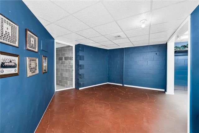 106 Deer Ridge Road, Gravette, AR 72736