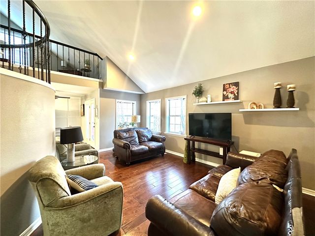 106 Deer Ridge Road, Gravette, AR 72736