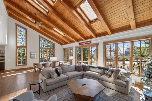 3 Slopeside Road, Dover, VT 05356