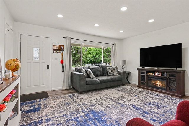 1100 Orchard Drive, Three Rivers, MI 49093