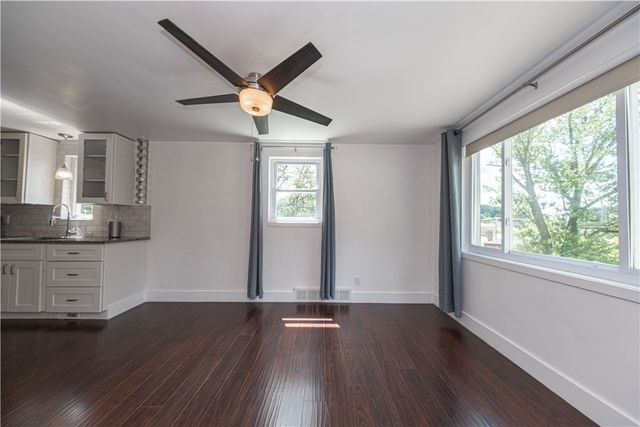 215 Houston Rd, Ross Twp, PA 15237