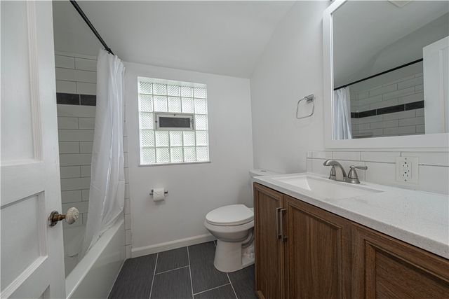 215 Houston Rd, Ross Twp, PA 15237