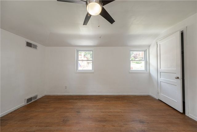 215 Houston Rd, Ross Twp, PA 15237