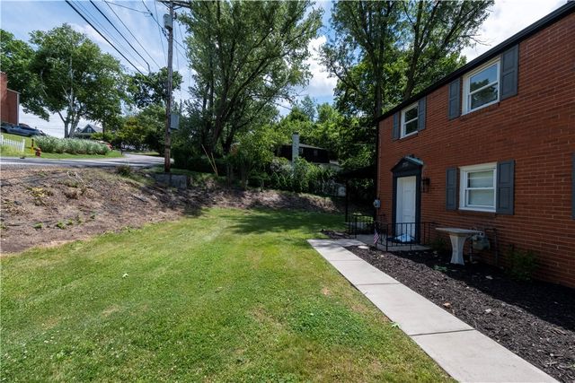 215 Houston Rd, Ross Twp, PA 15237