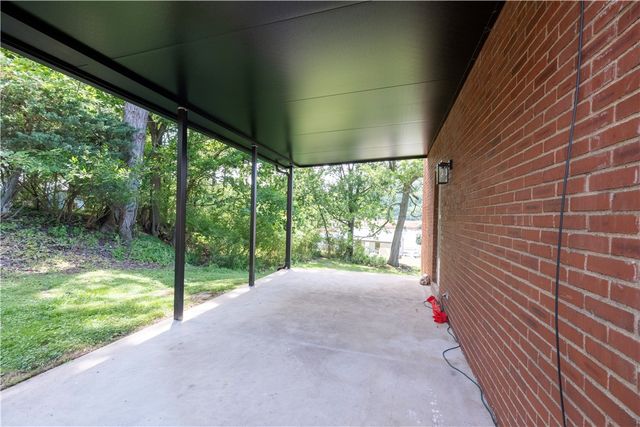 215 Houston Rd, Ross Twp, PA 15237