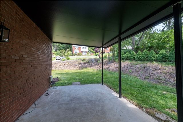215 Houston Rd, Ross Twp, PA 15237