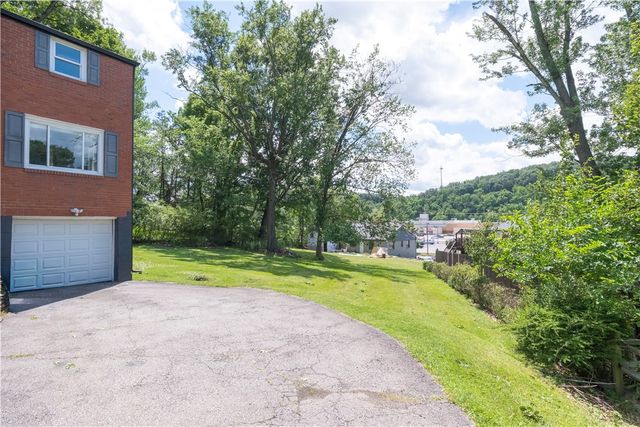 215 Houston Rd, Ross Twp, PA 15237