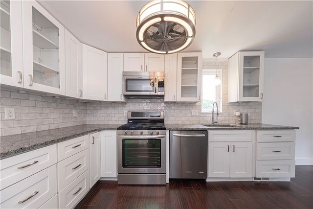 215 Houston Rd, Ross Twp, PA 15237