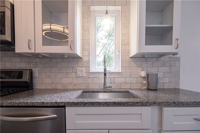 215 Houston Rd, Ross Twp, PA 15237