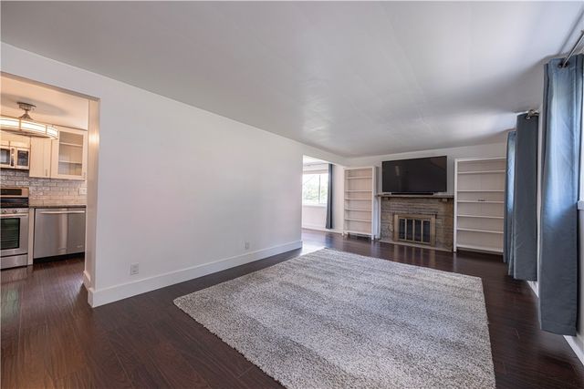 215 Houston Rd, Ross Twp, PA 15237