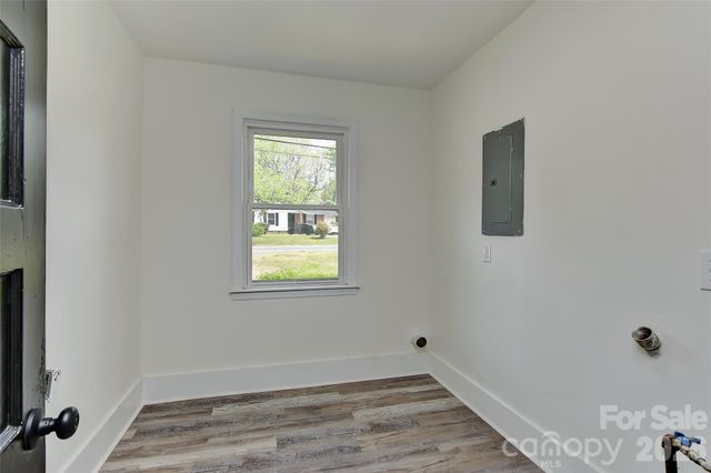 961 Clanton Road, Charlotte, NC 28217