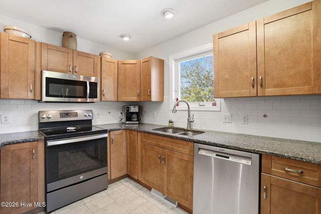 140 NE 18th Street, Oak Island, NC 28465