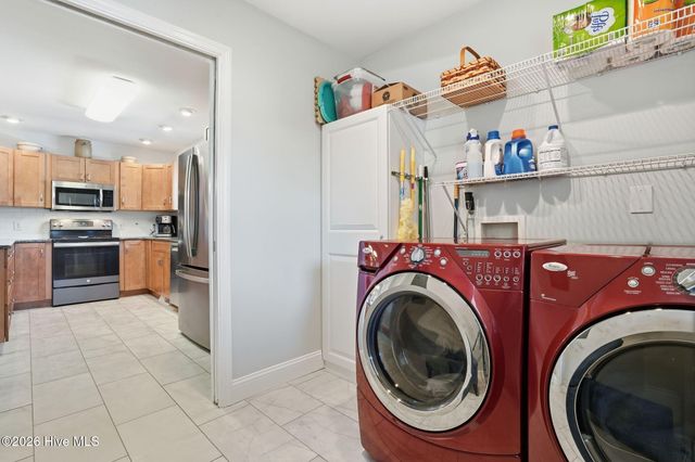 140 NE 18th Street, Oak Island, NC 28465