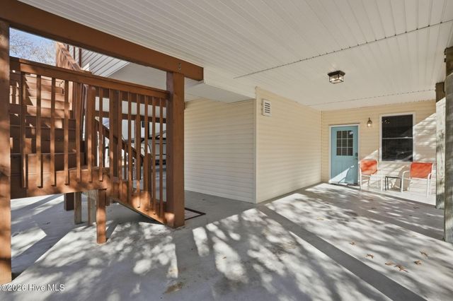 140 NE 18th Street, Oak Island, NC 28465