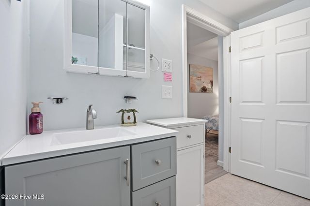 140 NE 18th Street, Oak Island, NC 28465