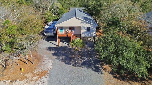 140 NE 18th Street, Oak Island, NC 28465