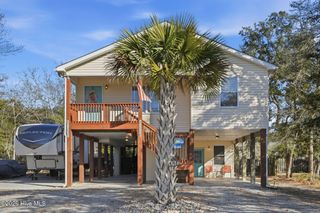 140 NE 18th Street, Oak Island, NC 28465