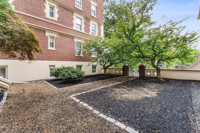 1454 Beacon St 241, Brookline, MA 02446