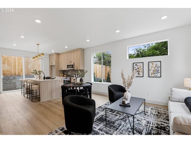 4058 Se Long St, Portland, OR 97202