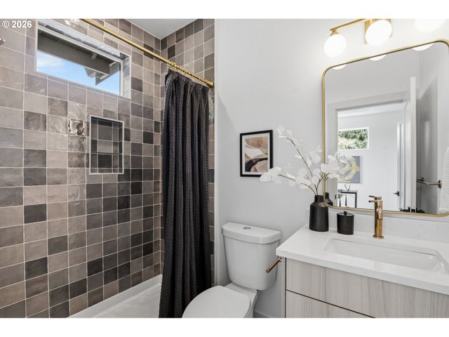 4058 Se Long St, Portland, OR 97202