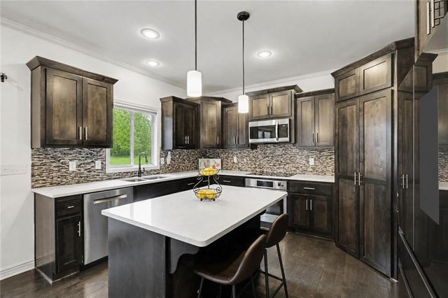 4212 SW Stoney Brook Drive, Lee's Summit, MO 64082