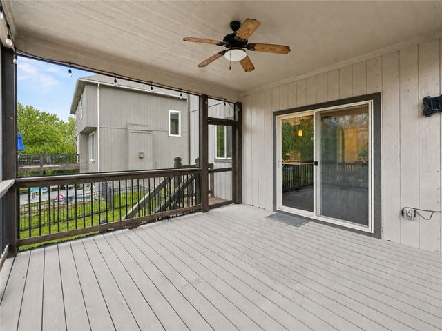 4212 SW Stoney Brook Drive, Lee's Summit, MO 64082