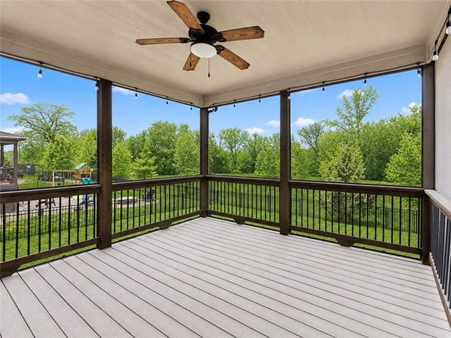 4212 SW Stoney Brook Drive, Lee's Summit, MO 64082
