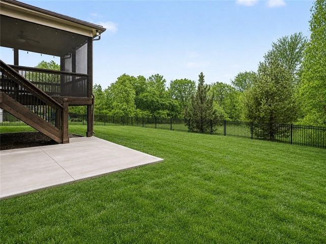 4212 SW Stoney Brook Drive, Lee's Summit, MO 64082