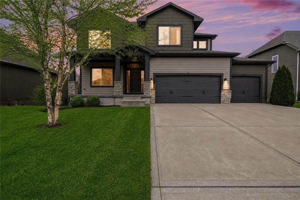4212 SW Stoney Brook Drive, Lee's Summit, MO 64082